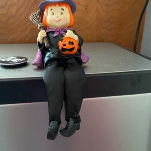 Halloween shelf sitter